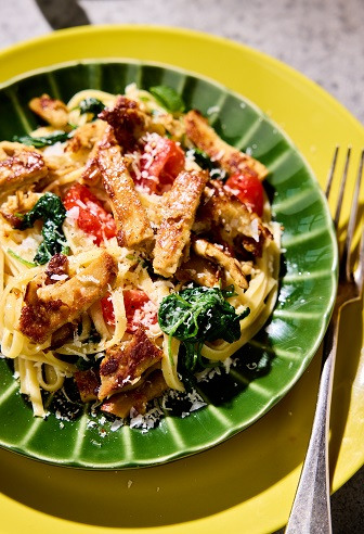 One Pot Pasta mit endori veganem Chicken Natur One Pot Pasta mit endori veganem Chicken Natur