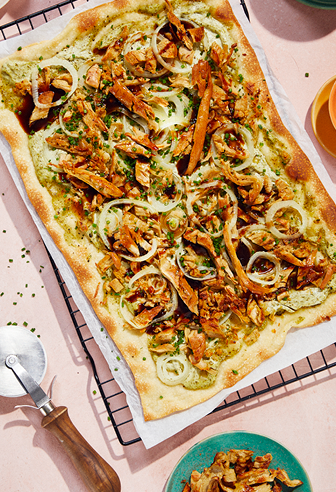 Rustikaler Flammkuchen mit endori veganem Chicken Natur Rustikaler Flammkuchen mit endori veganem Chicken Natur